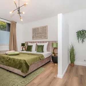 B49 - & Messe Appartement Keulen