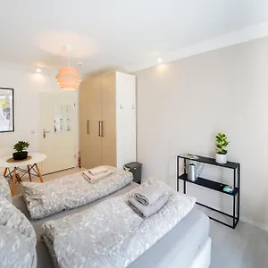  Apartment Stilvolles Im Laessigsten Viertel Deutschland